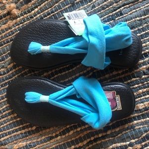 Teal Sanuk yoga sling sandals